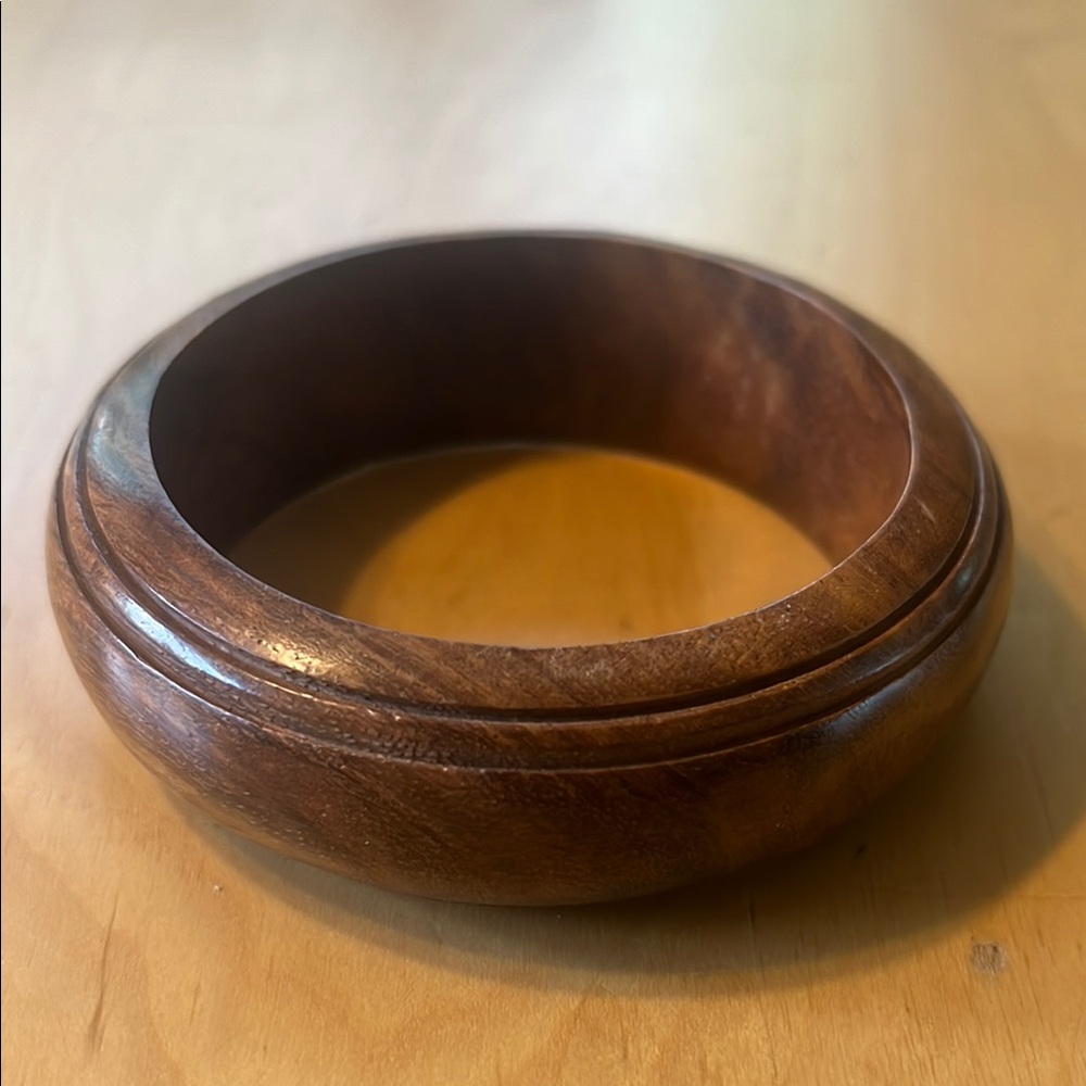 Natural Brown Wooden Bracelet with Rustic Elegance